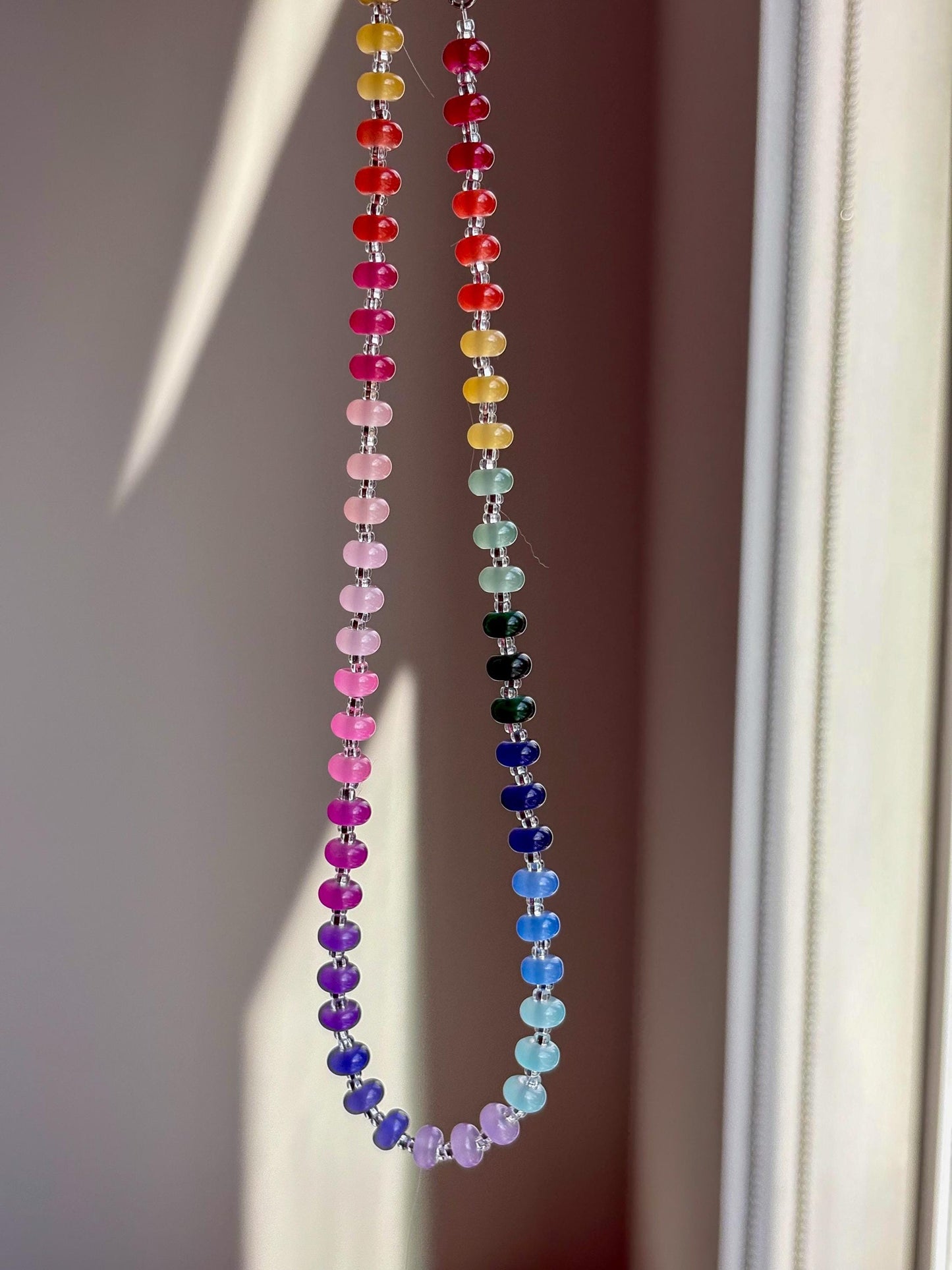 Collar de cuentas Rondelle | Cuentas Rondelle arcoíris | Joyería de moda con cuentas de semillas Miyuki de 18,5" y regalos llamativos para ella