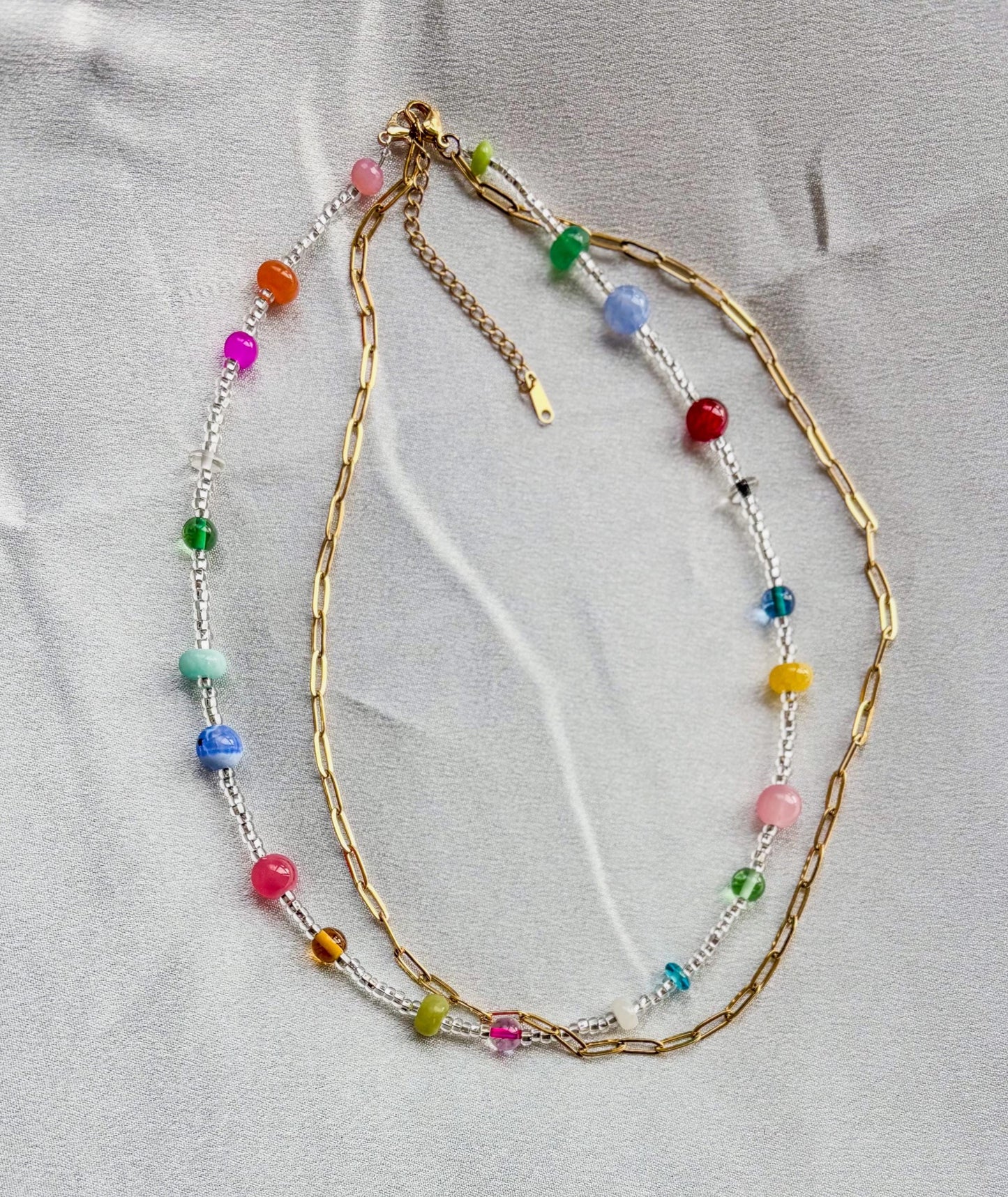 Cadena de oro en capas y collar de cuentas | Chapado en oro de 18 quilates | Sin deslustre, hipoalergénico | Cierre de langosta de 18″
